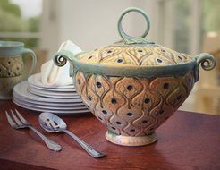 American Made Hand-Carved Pottery Lidded Casserole Dish with Diamond Tuft Pattern, Stoneware, 2-1/2-Quart N5
