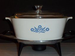 Vintage Corning Ware 2 1/2 Quart Casserole With Lid. Blue Cornflower Pattern.