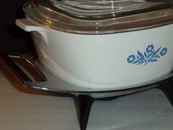 Vintage Corning Ware 2 1/2 Quart Casserole With Lid. Blue Cornflower Pattern. N3