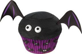 Wilton 415-3025 Bat Cupcake Decorating Kit N4