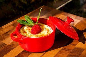 Wildly Delicious Petite Maison Set of 4 Stoneware Coccote Casserole Pots in Red N2