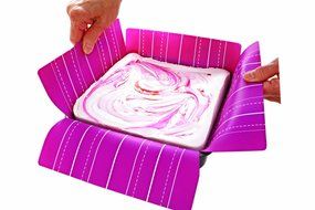 Chicago Metallic CMB038 Marshmallow Silicone Baking Mat with Cutting Gridlines, 9x13-Inch N3