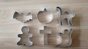 Kakaxi(TM) Chrismas Cookie Cutter Metal Cookie Cutter Set6-Piece(Batman,Pumpkin,Cat,Child,Cross,Ghost) N6