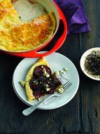 Le Creuset Enameled Cast-Iron 9-3/4-Inch Round Tarte Tatin Pan, Cherry N6