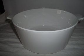 Corning Ware B-2 1/2-B Just White Round 2 1/2 Quart Baking Dish