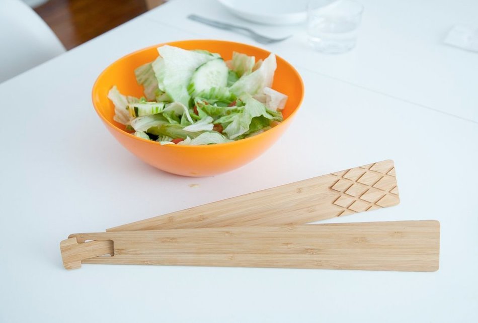 Kikkerland Rockin Wooden Spoons, Set of 2 N7