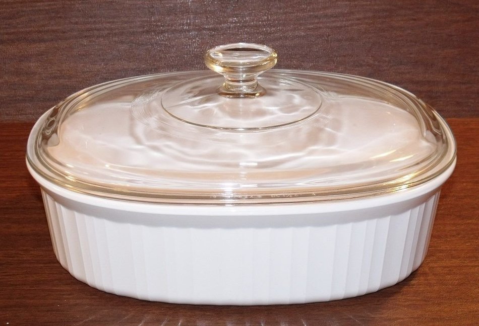 Corning Ware "French White" (F-2-B) Ribbed Oval Casserole Baking Dish with Lid (2.8 quarts)