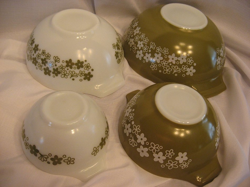 Vintage Pyrex Spring Blossom Cinderella Mixing Bowl Set- 400, 401, 402, 404- 1 1/2 Pint, 1 1/2 Quart, 2 1/2 Quart... N4