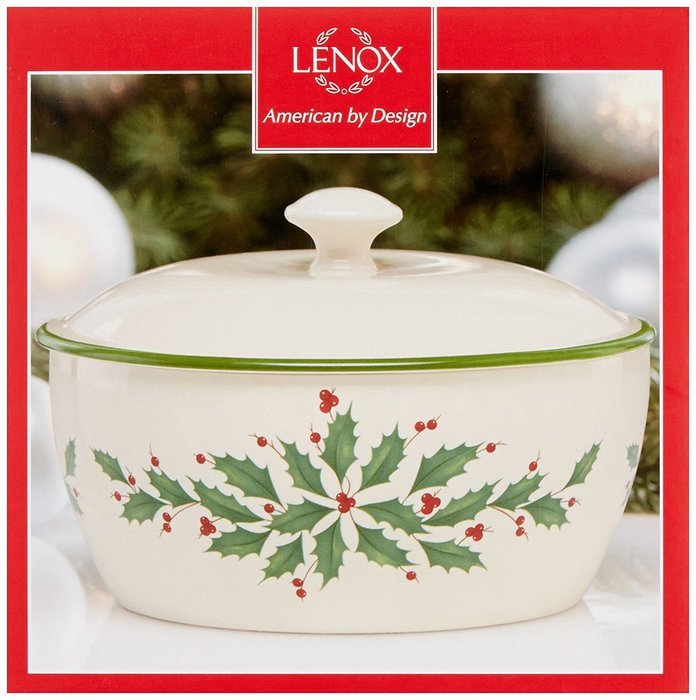 Lenox Holiday Gravy Boat with Stand,Ivory N153