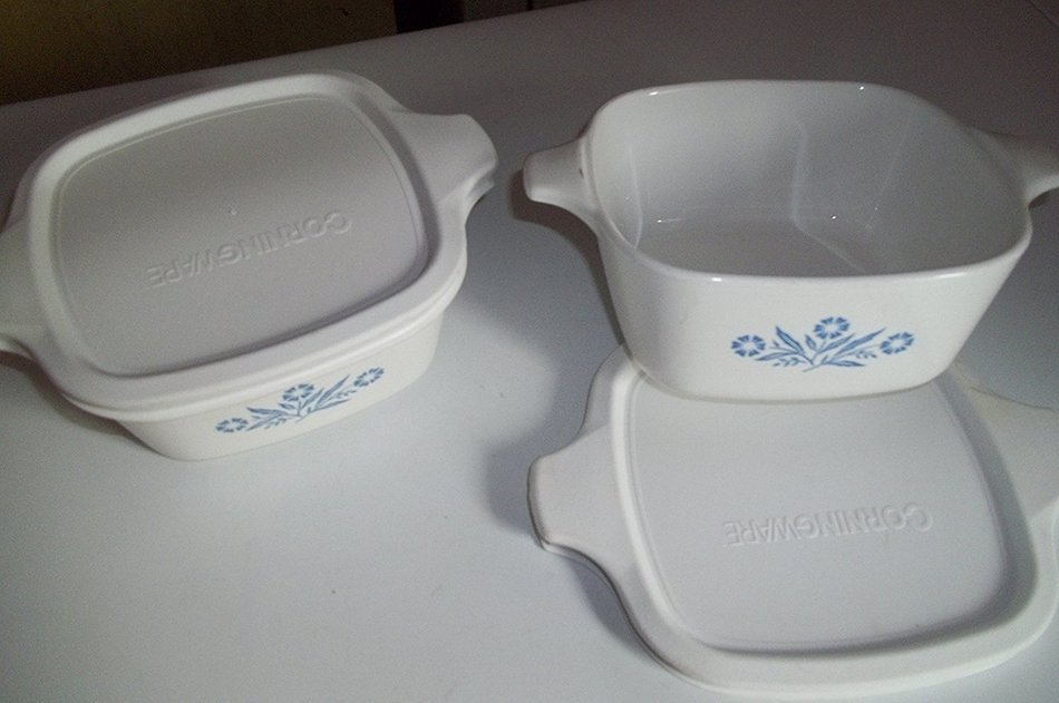 2 Corning Ware P-43-B Cornflower with Airtight Plastic Lid N3