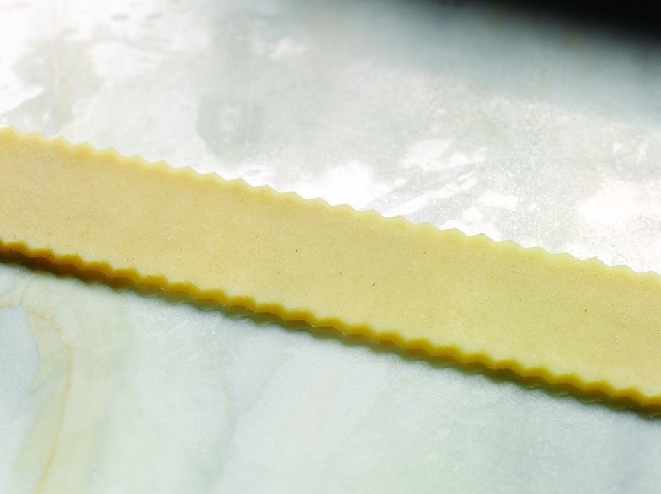 Chicago Metallic Pastry Tri-Cutter N7