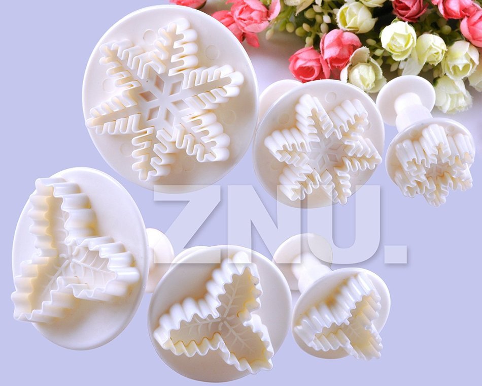 ZNU Cake Snowflake Holly Leaf Plunger Cutter Decorating