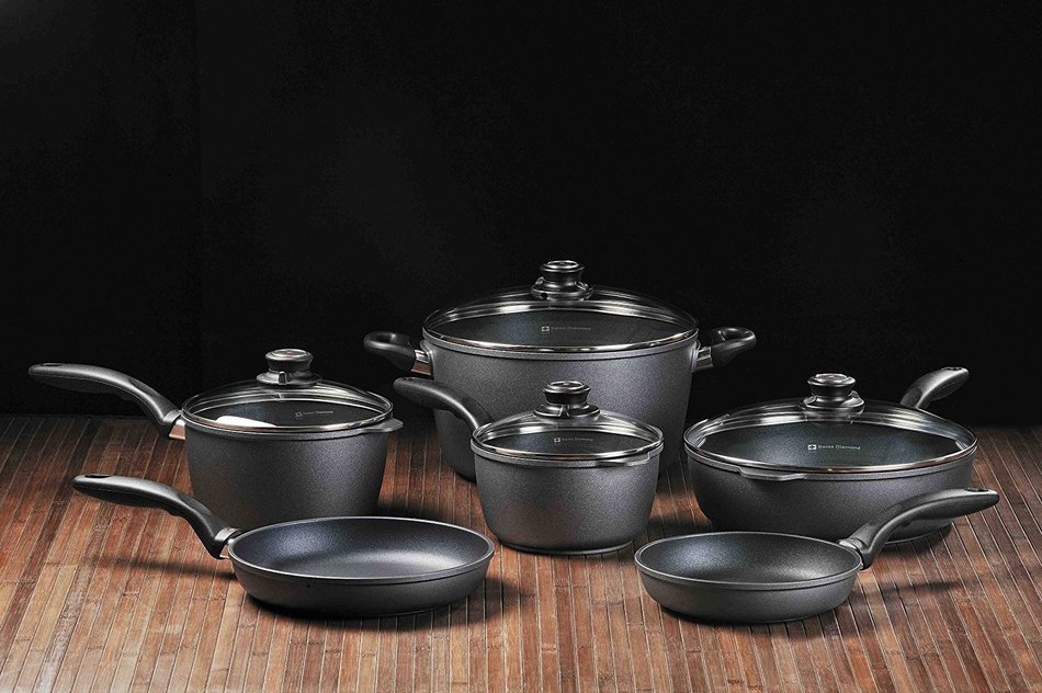 Swiss Diamond Cast-Aluminum Nonstick 11-by-11-Inch Square Casserole with Lid N8
