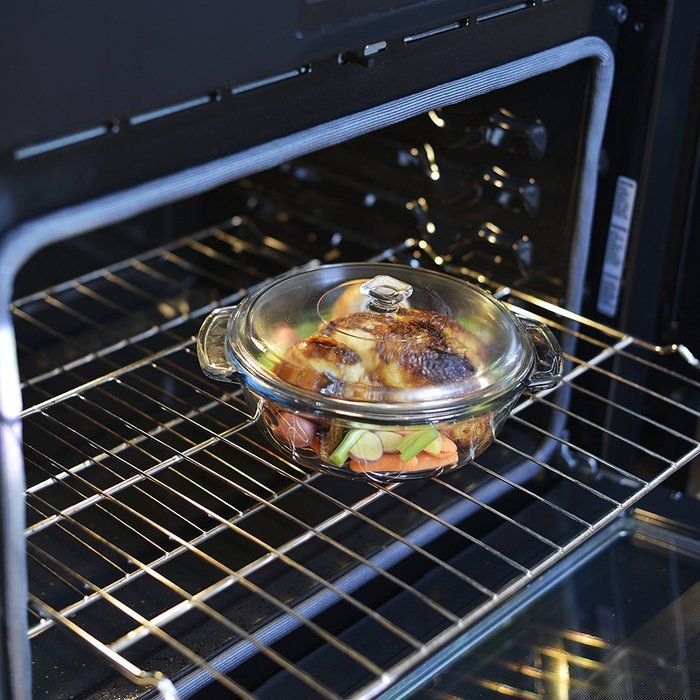 Anchor Hocking 3-Quart Glass Baking Dish with Green TrueFit Lid N12