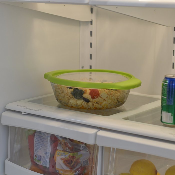 Anchor Hocking 3-Quart Glass Baking Dish with Green TrueFit Lid N16