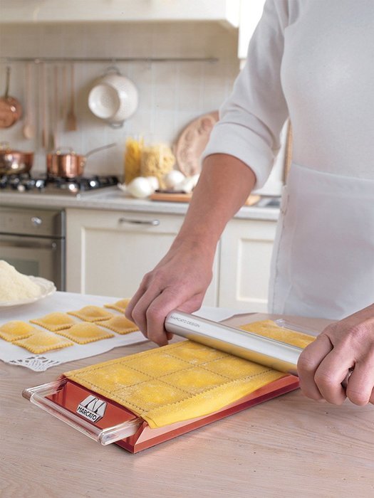 Atlas Made in Italy Ravioli Tablet Pasta Maker, Red, Makes 10 Raviolis, 10-Year Warranty N4