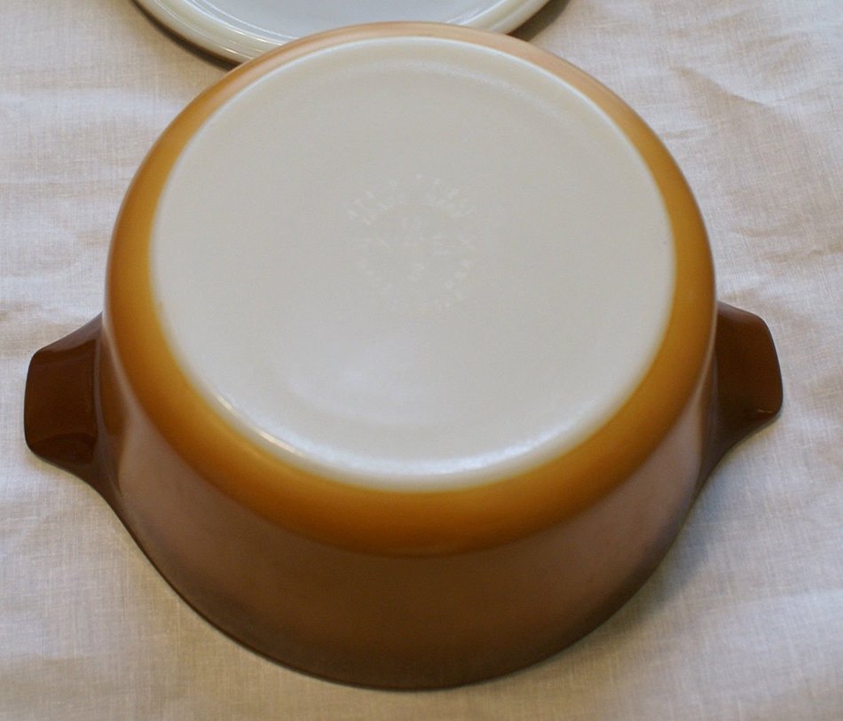 Vintage Pyrex Old Orchard 1.5 Quart Brown Cinderella Casserole Dish 474-b N4