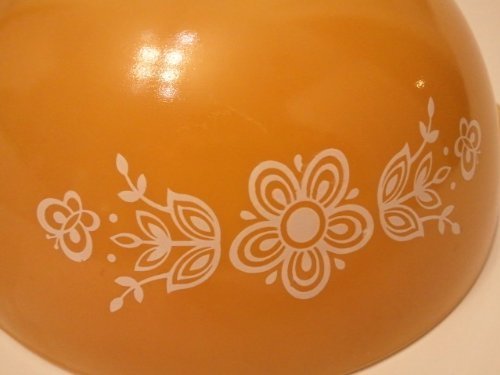 Vintage Pyrex Butterfly Gold cinderella mixing bowl 1.5 Qt