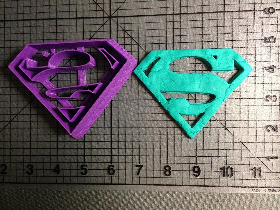 Super Man Cookie Cutter (3 inches) N2