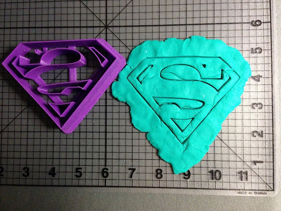 Super Man Cookie Cutter (3 inches) N3