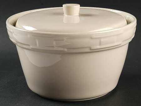 Longaberger Woven Traditions Pottery&nbsp;Roundabout Casserole - Ivory