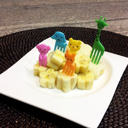 SET of 4, Bento Vegetable, Fruit & Cookie Cutter with Handle by Pearl N6