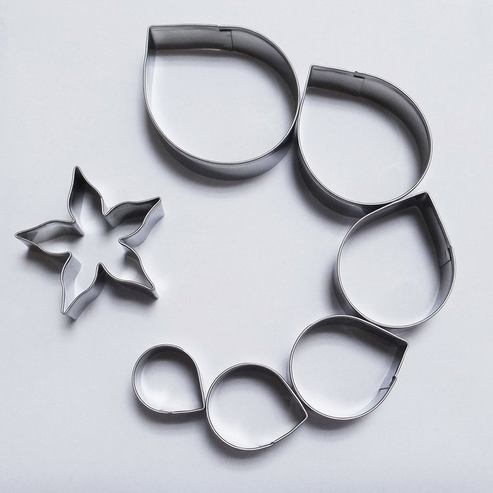 Yunko Austen Roses and Leaves Shape Stainless Steel Fondant Cutter Birthday Party Art Cake Decorating Tools 7pcs... N2