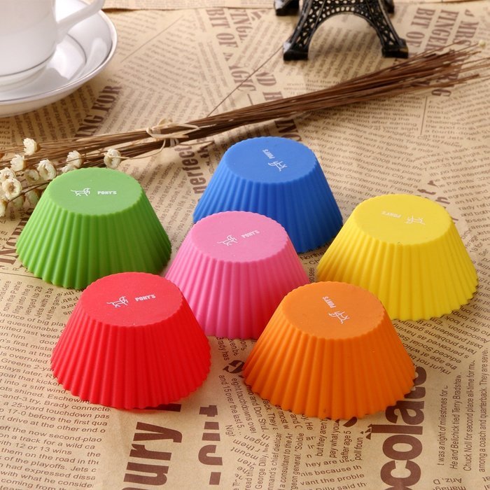 Pony's Rainbow Baking Cups / Cake Molds - Food Grade Silicone - Set of 12 N6