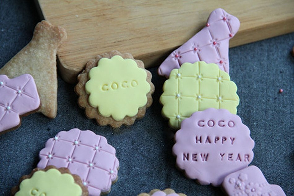 Yunko Biscuit Cookie Alphabet Letter Numbers Stamp Embosser Mold Cake Decorating Tools N2