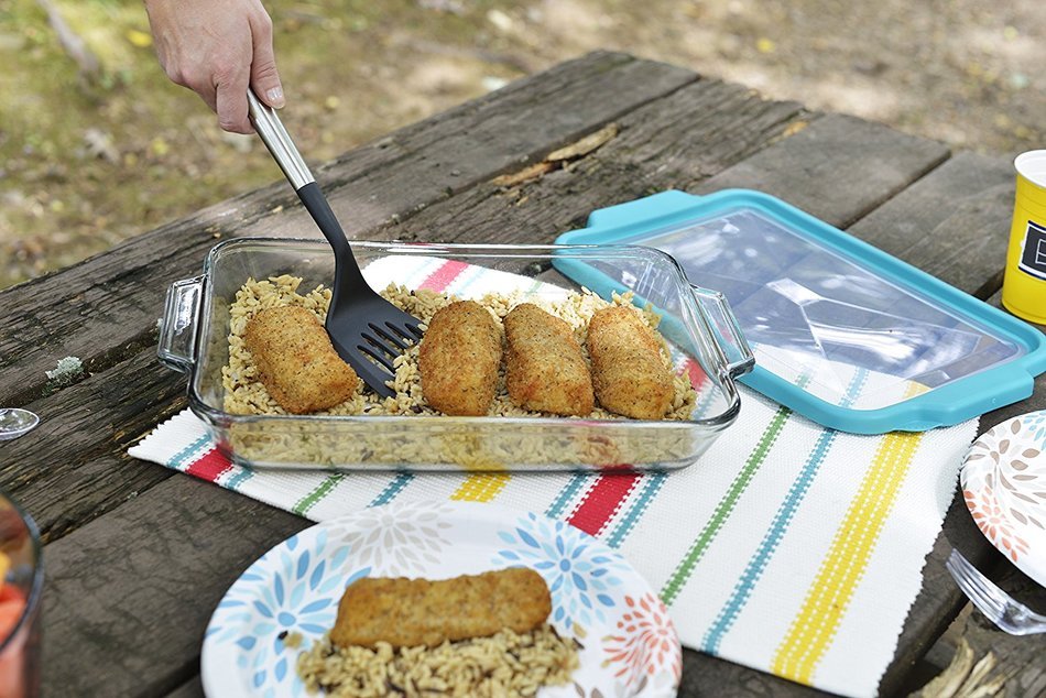 Anchor Hocking 3-Quart Glass Baking Dish with Teal TrueFit Lid N3