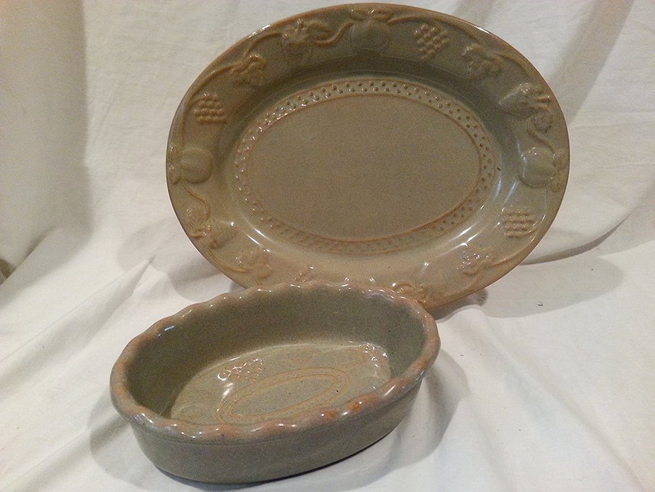 2 Piece Sand Colored Oval Serving Set Oval Serving Platter and Small Casserole N2