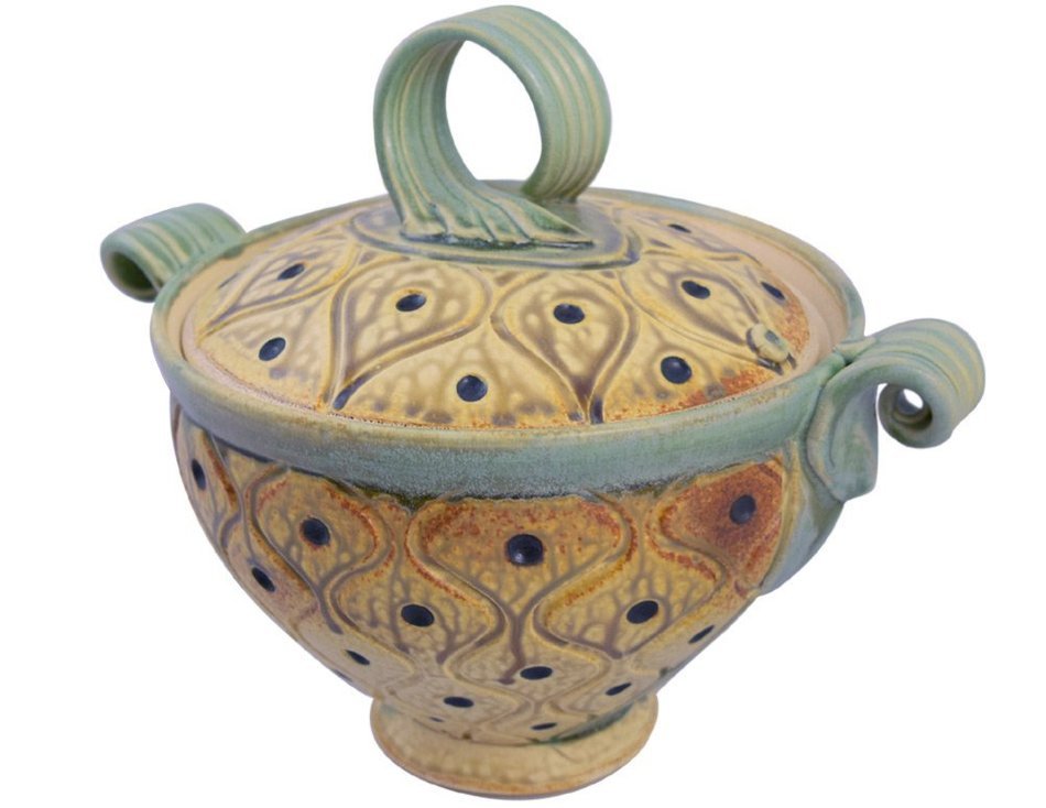 American Made Hand-Carved Pottery Lidded Casserole Dish with Diamond Tuft Pattern, Stoneware, 2-1/2-Quart N3