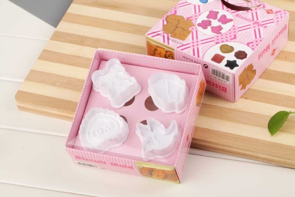 Home Value Baking Pie Crust Cutters, Set of 4, Dove, Bear, Heart, Leaf (COOKIECUTCK05)( N2