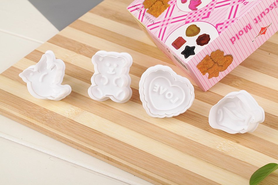 Home Value Baking Pie Crust Cutters, Set of 4, Dove, Bear, Heart, Leaf ...