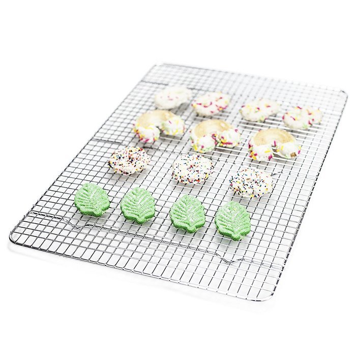 Huji Wire Chrome Plated Steel Cooling Rack Oven Safe (17" x 11.75") (1) N6