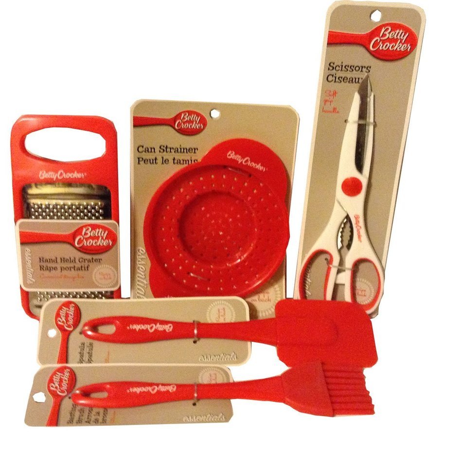 Betty Crocker Baking Kitchen Gift Set - 1 Strainer, 1 Handheld Grater, 1 Kitchen Scissors, 1 Spatula, 1 Kitchen...