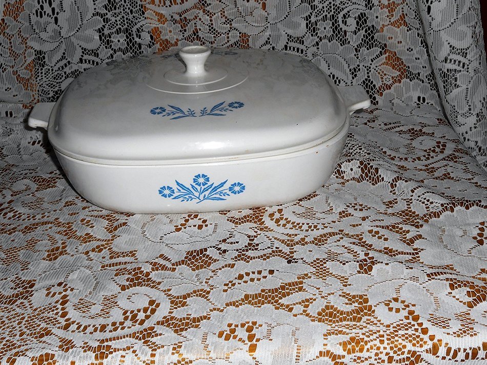 Corning Ware Cornflower Blue 10 Inch Casserole Skillet with Proceram Cover