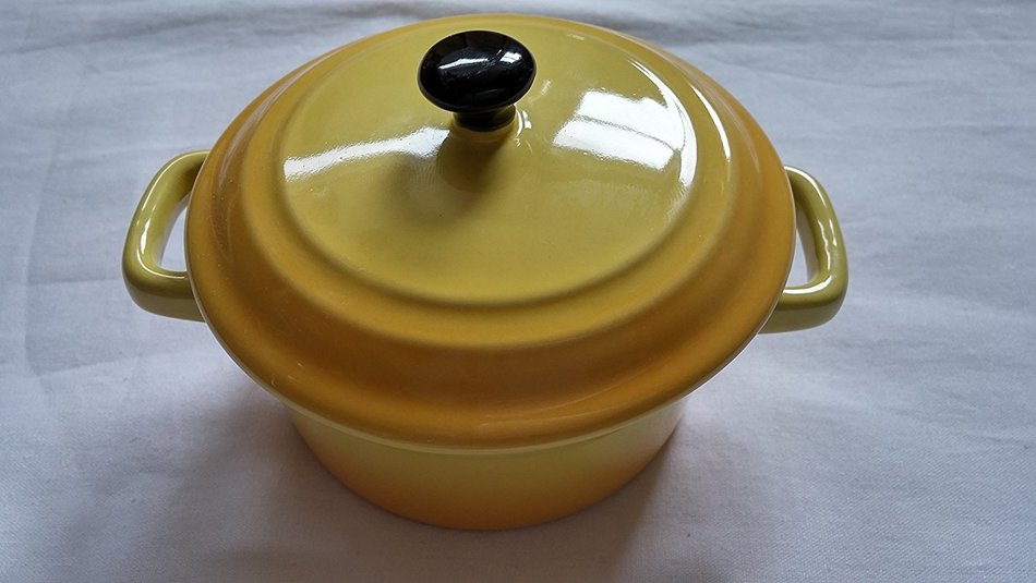 Stoneware Mini Round Casserole Dish, Assorted Colors (Yellow)