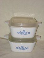 (2) Pair Of Corning Ware " Cornflower - Corn Flower " 22 Ounce Casseroles w/ Plastic Lids - P-43-B USA
