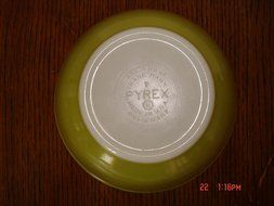 Vintage Pyrex Olive Green 1.5 Quart Bowl N4