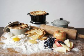 Creative Co-Op 4Piece Stoneware Round Mini Bakeware Set with Lids &amp; Handles, , Multi-Colored N4