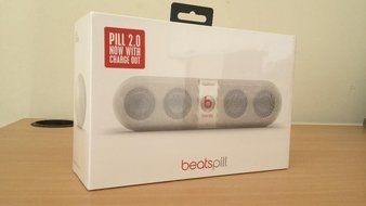 Beats by Dr. Dre Pill 1.0 Portable Wireless Bluetooth Speaker w/3.5mm Auxiliary Jacks &amp; Hard Case (White)&#039; N3