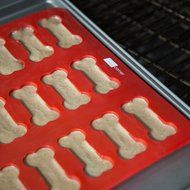Domestic Corner Dog Bone and Paw Print Silicone Baking Pans - Set of 2 - Red N5