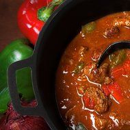 Westinghouse WFL508 Select Series Seasoned Cast Iron 5 Quart Dutch Oven with Skillet Lid - Amazon Exclusive N8