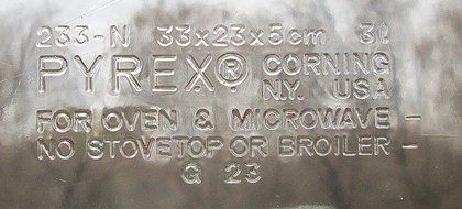 Pyrex 3 Qt Baking Dish with Nip N3