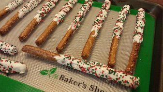 Silicone Baking Mat - Non-stick Bakeware with Fiberglass Core - Best Professional Cookie Sheet Liner - Fits Half... N5
