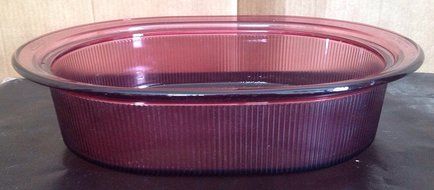 Huge Corning Visions 4 Qt. Casserole in Cranberry