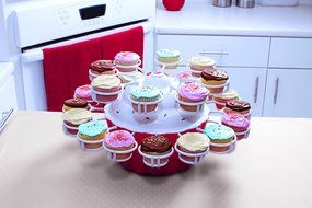 Mrs. Fields Dessert Diva All-in-One Dessert Carrier and Server, Red N15