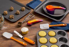 Baker's Secret 18 Piece Kids Baking Set, Multicolor N3
