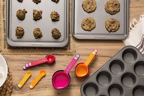 Baker's Secret 18 Piece Kids Baking Set, Multicolor N5